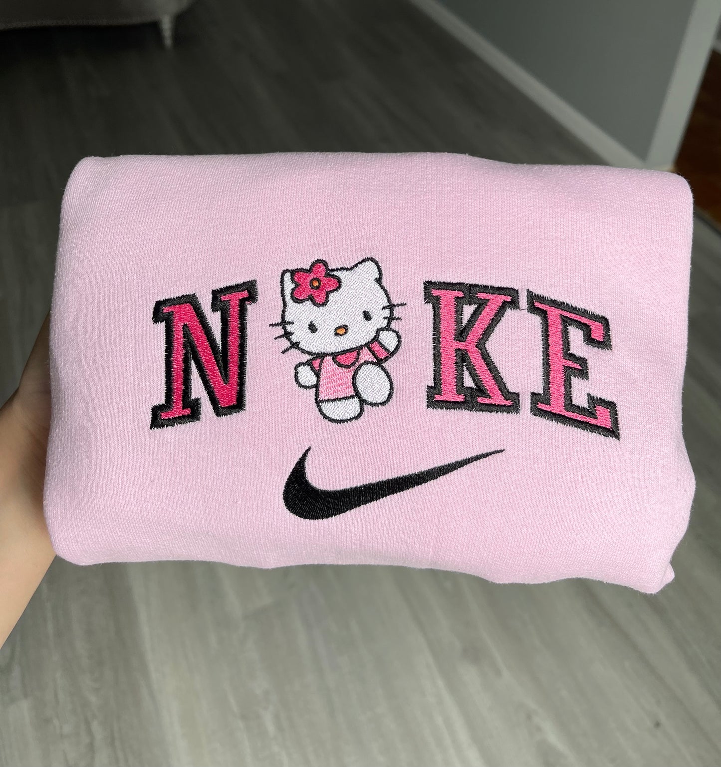 Hello Kitty x Nîke embroidered sweatshirt