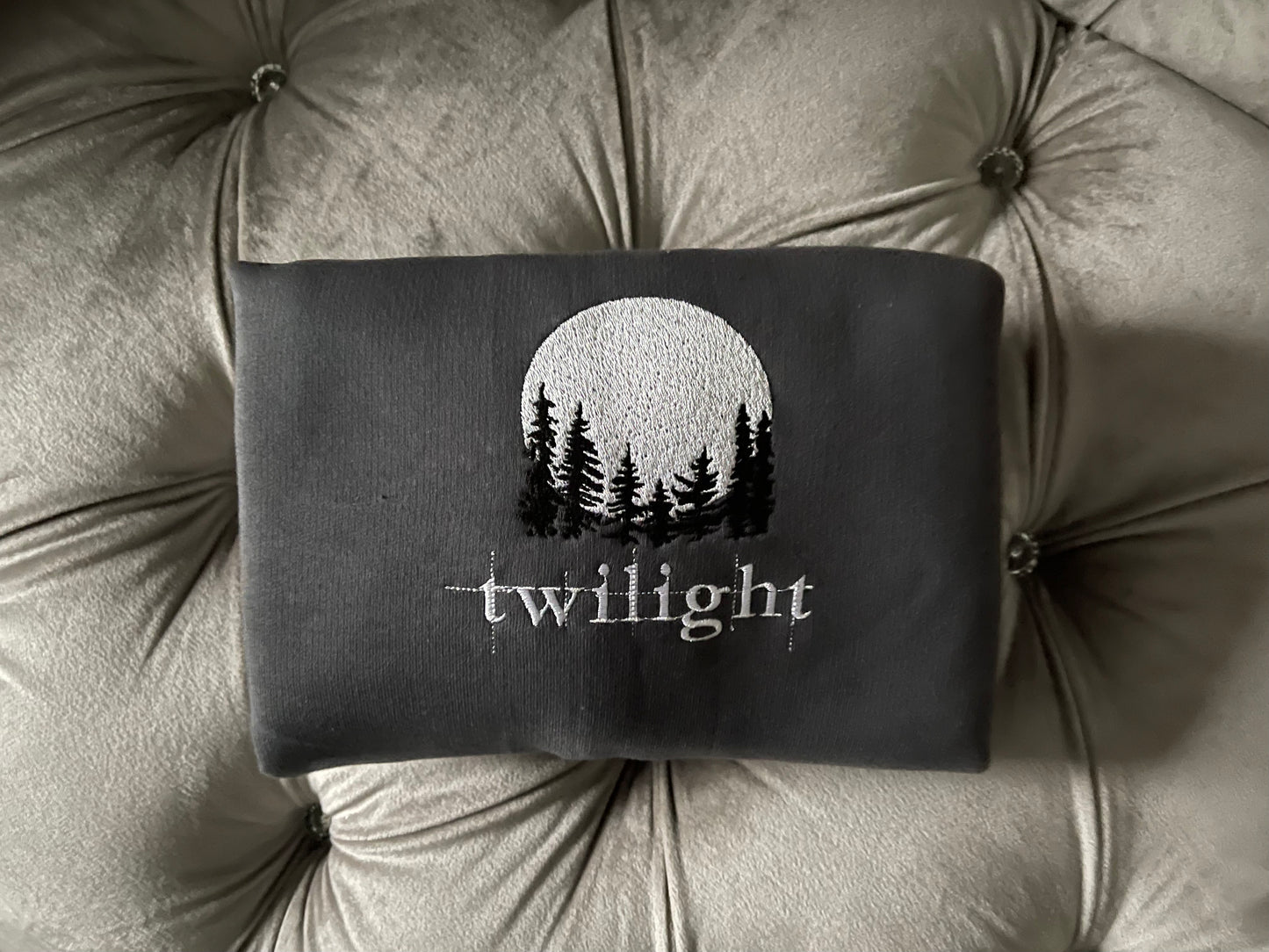Twilight embroidered sweatshirt